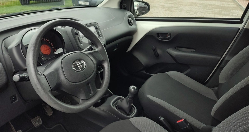 Toyota Aygo cena 39900 przebieg: 44154, rok produkcji 2019 z Szczucin małe 211